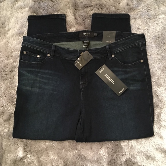Torrid Cropped Luxe Skinny Jeans - Dark Wash - Picture 4 of 8